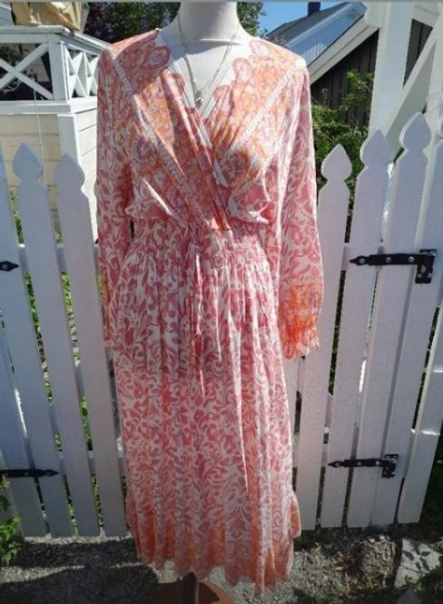 Hovedbilde Luxe kjole korall og hvit