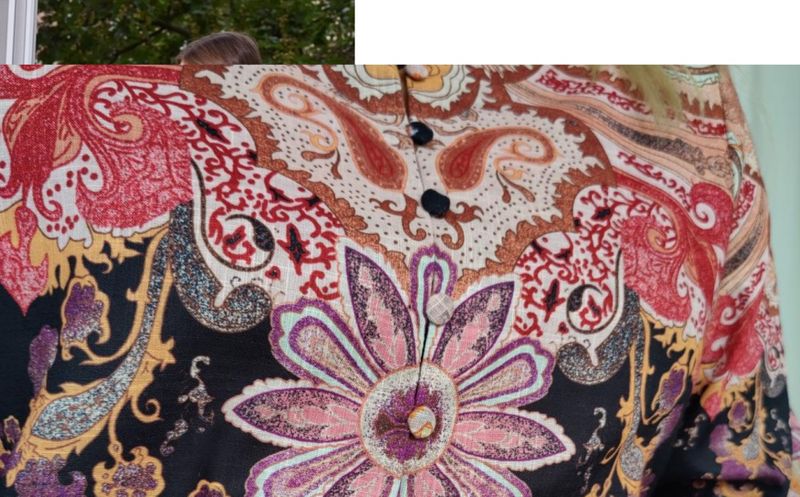 Lecoco bluse sort og burgunder 