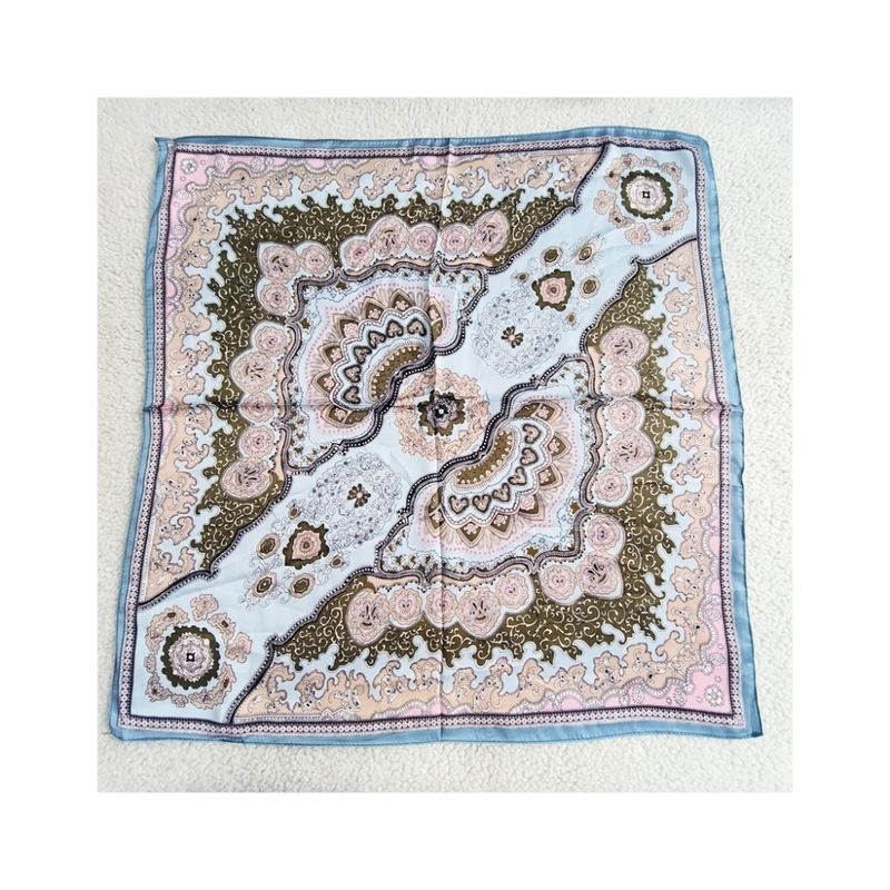 Skjerf med lyseblått print