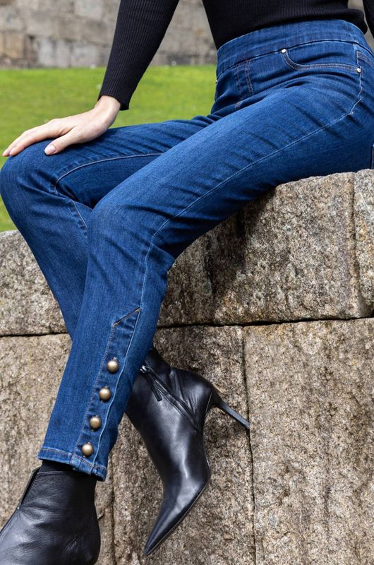 Frank Lyman Pull On Jeans